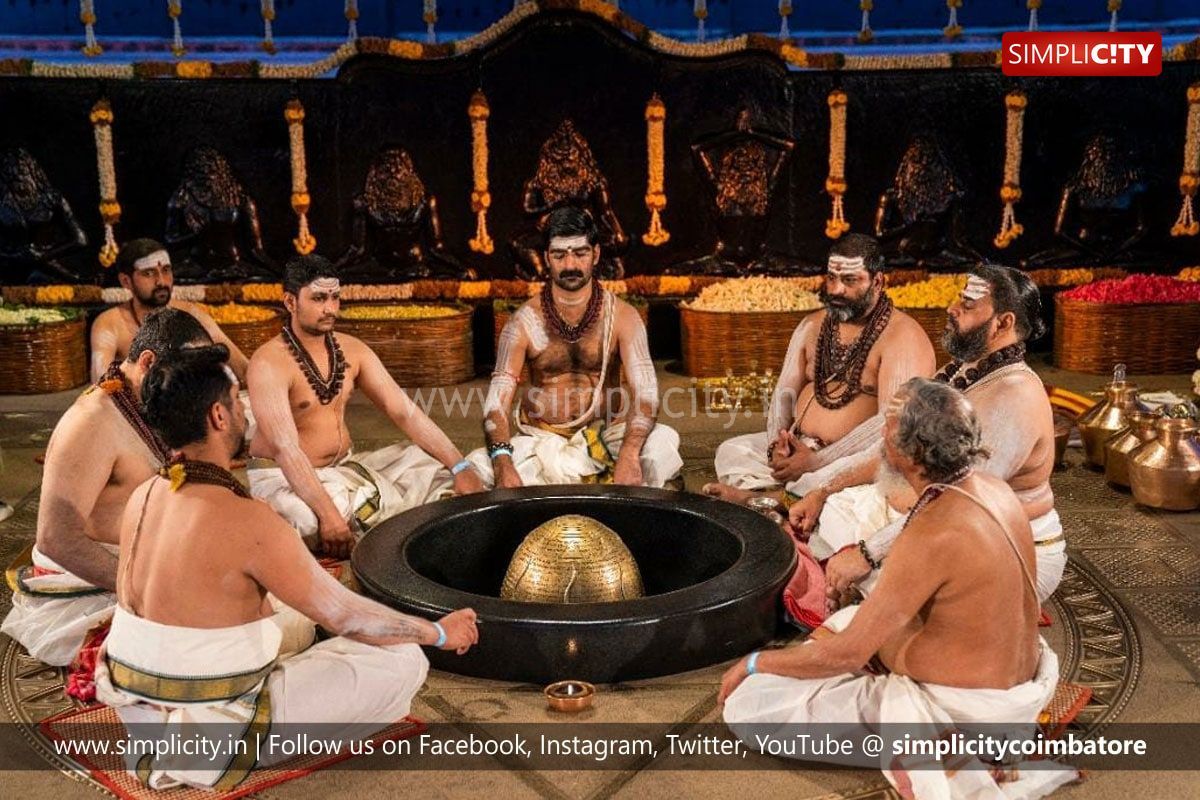 Group of seven priests from Varanashi conduct 'Saptarishi Arati ...